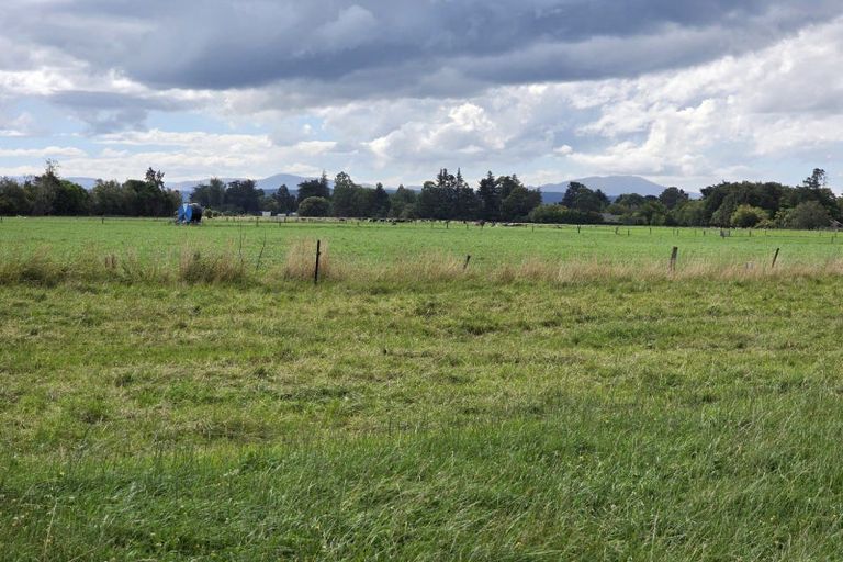 Photo of property in 16 Northbrook Road, Rangiora, 7400