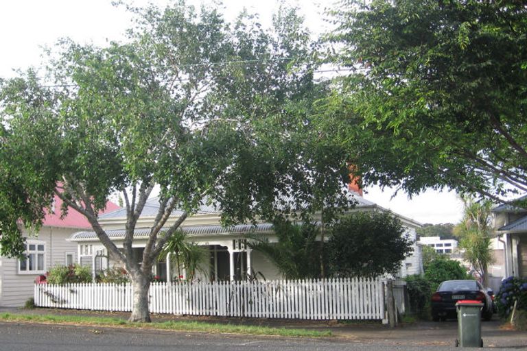 Photo of property in 17 Seccombes Road, Epsom, Auckland, 1023