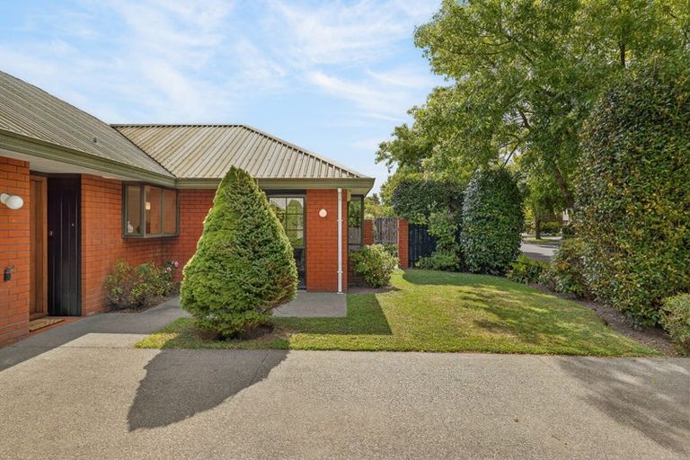 Photo of property in 196 Hawthornden Road, Avonhead, Christchurch, 8042