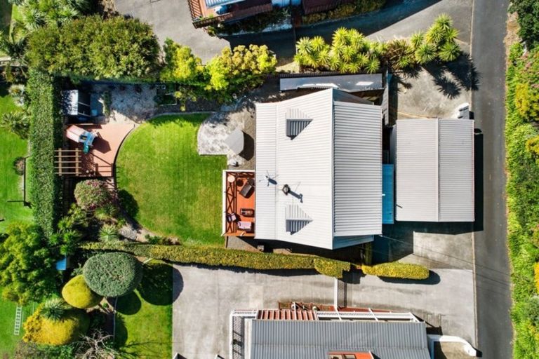 Photo of property in 38 Whangaparaoa Road, Red Beach, 0932