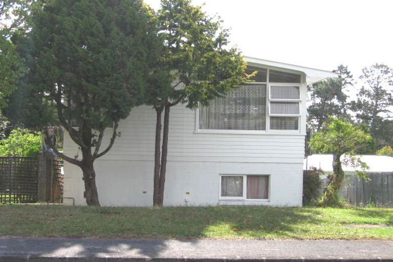 Photo of property in 63 Barrys Road, Glendene, Auckland, 0602