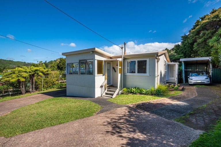 Photo of property in 69 Cornwallis Road, Cornwallis, Auckland, 0604