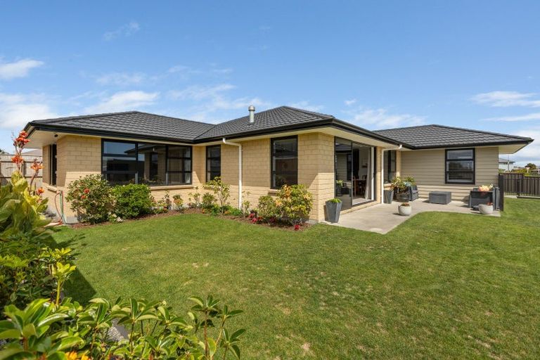 Photo of property in 10 Ta Paora Drive, Bell Block, New Plymouth, 4312