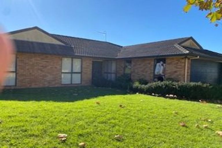 Photo of property in 37 Belcoo Crescent, East Tamaki, Auckland, 2013