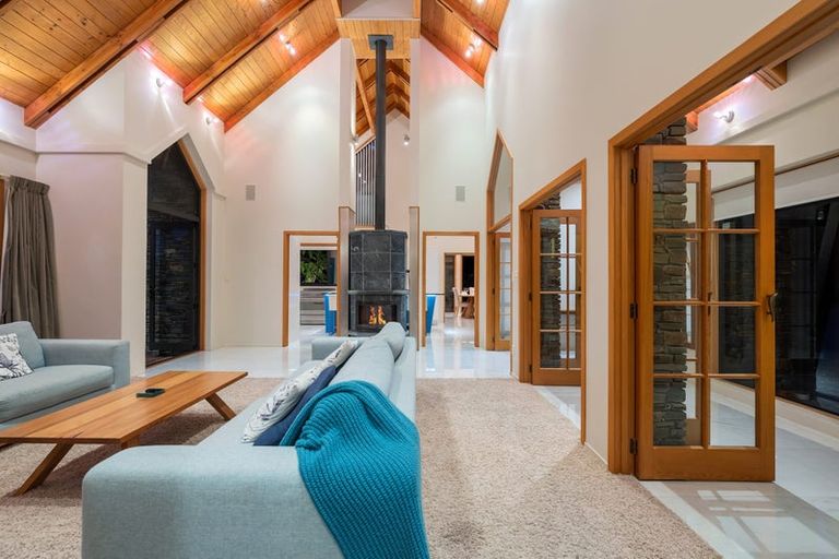 Photo of property in 3 Whakamoenga Point, Acacia Bay, Taupo, 3385