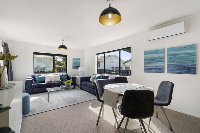 Photo of property in 2/8 Lingfield Street, Glenfield, Auckland, 0629