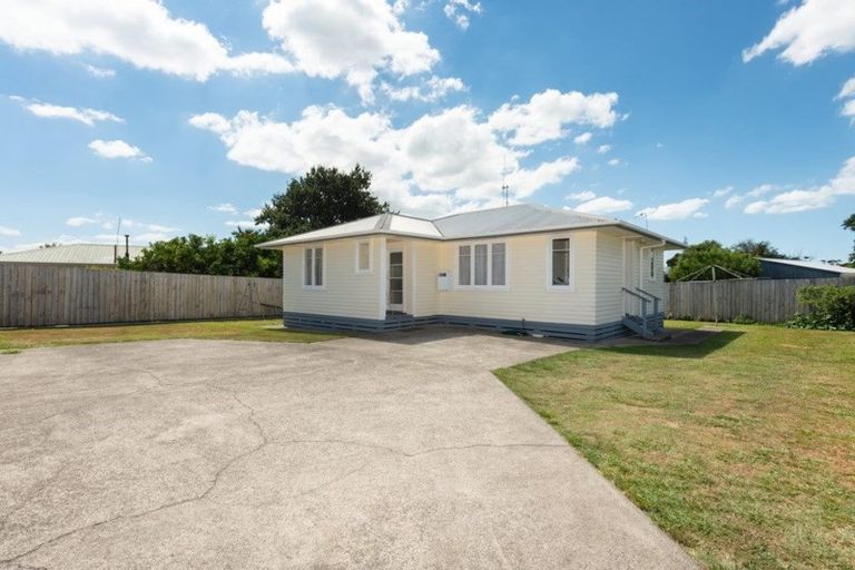 Photo of property in 16 Harris Street, Naenae, Lower Hutt, 5011