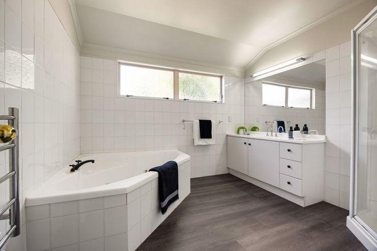 Photo of property in 4 Longwood Place, Harrowfield, Hamilton, 3210