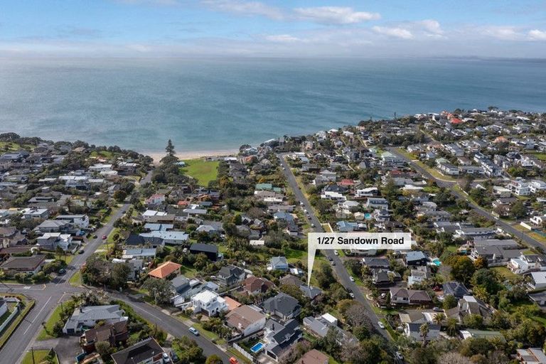 Photo of property in 1/27 Sandown Road, Rothesay Bay, Auckland, 0630