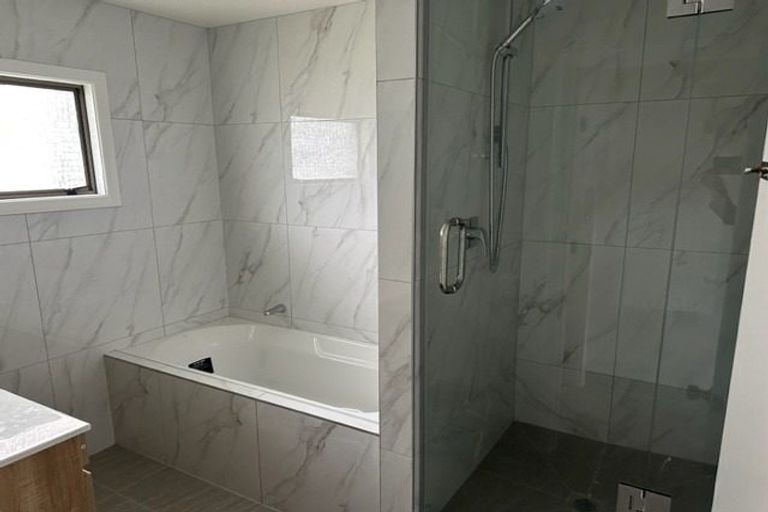 Photo of property in 258 Glamorgan Drive, Northcross, Auckland, 0630