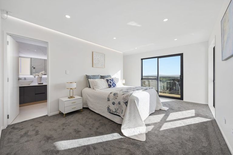 Photo of property in 11 Mill Hill Close, Flat Bush, 2019