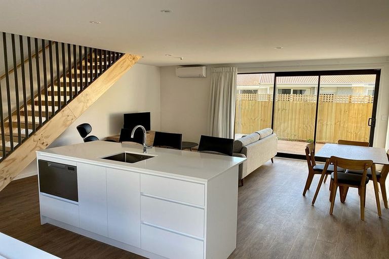 Photo of property in 2/45 Division Street, Riccarton, Christchurch, 8041