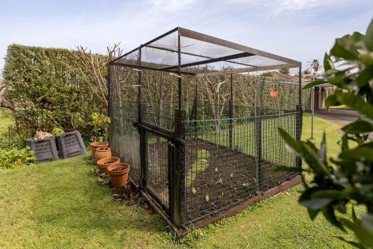 Photo of property in 103 Harbour View Road, Omokoroa, 3114