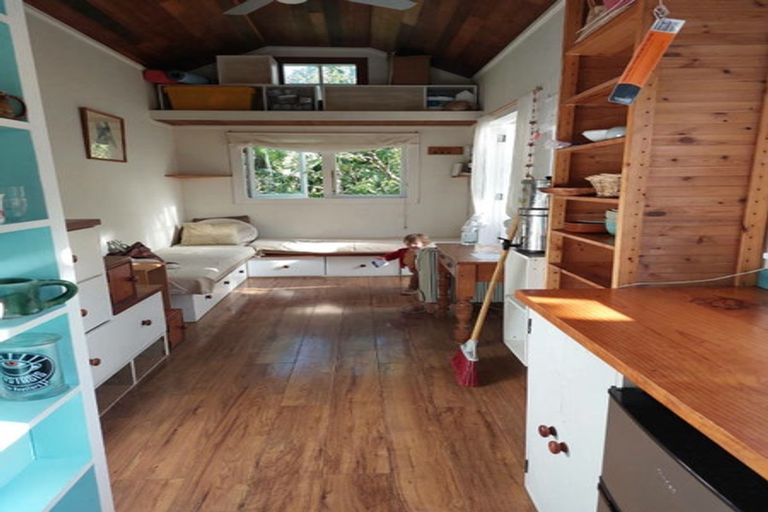 Photo of property in 197 Parker Road, Oratia, Auckland, 0604