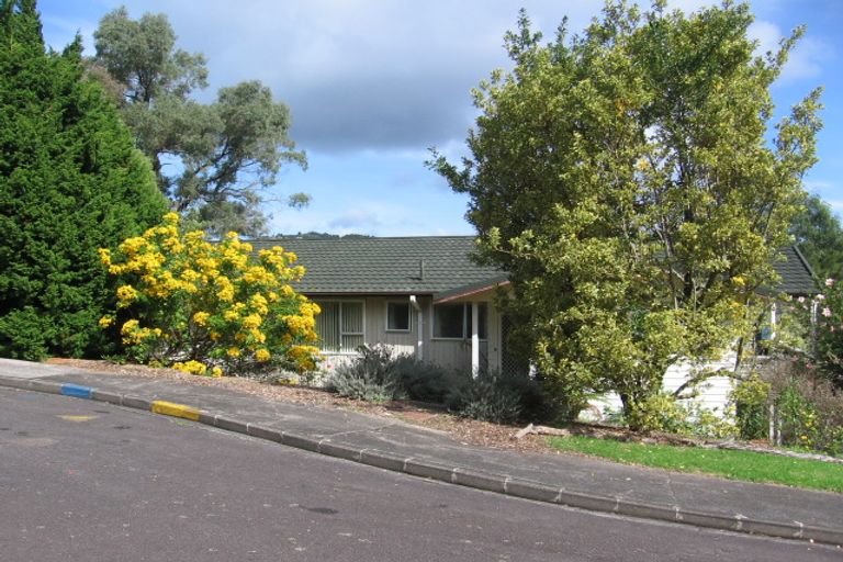 Photo of property in 13 Scotstoun Place, Glen Eden, Auckland, 0602