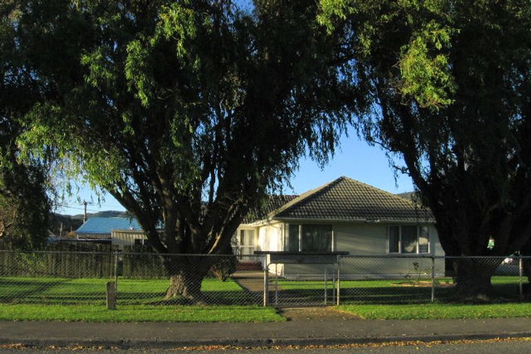 Photo of property in 2 Totara Street, Wainuiomata, Lower Hutt, 5014