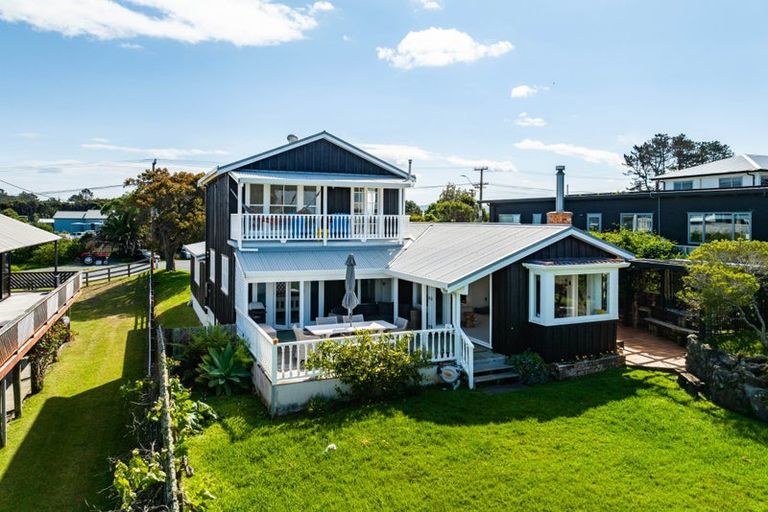 Photo of property in 214 Molesworth Drive, Mangawhai Heads, Mangawhai, 0505