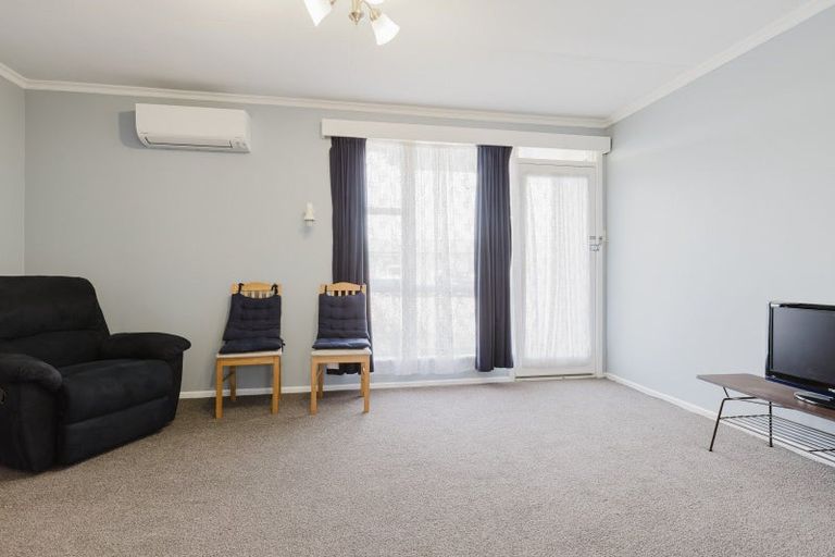 Photo of property in 4/93 Ruahine Street, Roslyn, Palmerston North, 4414