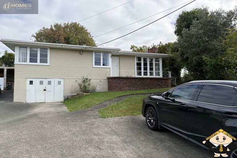 Photo of property in 17 Sheehan Road, Te Atatu South, Auckland, 0610