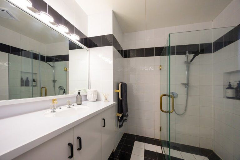 Photo of property in 107 Dittmer Drive, West End, Palmerston North, 4412