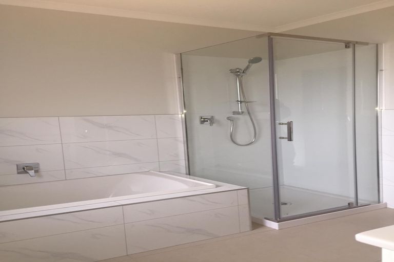 Photo of property in 6 Garrett Drive, Whalers Gate, New Plymouth, 4310