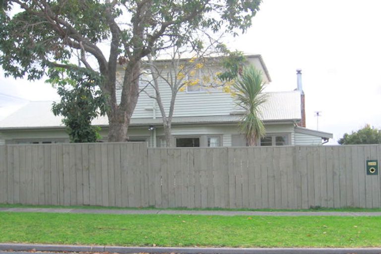 Photo of property in 1/85 Kowhai Road, Mairangi Bay, Auckland, 0630
