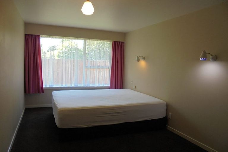 Photo of property in 2/31 Guinness Crescent, Ilam, Christchurch, 8041