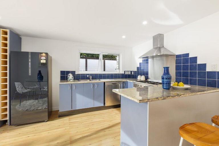 Photo of property in 25 Marsh Avenue, Forrest Hill, Auckland, 0620