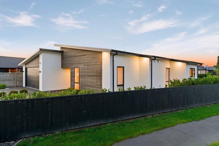 Photo of property in 15 Frank Ernest Crescent, Prebbleton, 7604