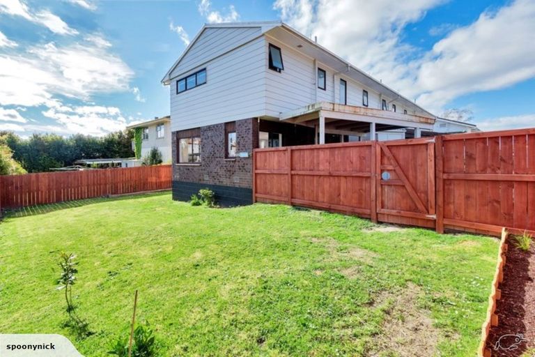 Photo of property in 4/8 Mayville Avenue, New Lynn, Auckland, 0600