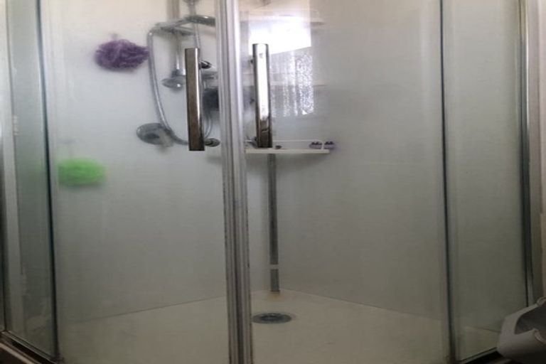 Photo of property in 2 Sutton Place, Hawera, 4610