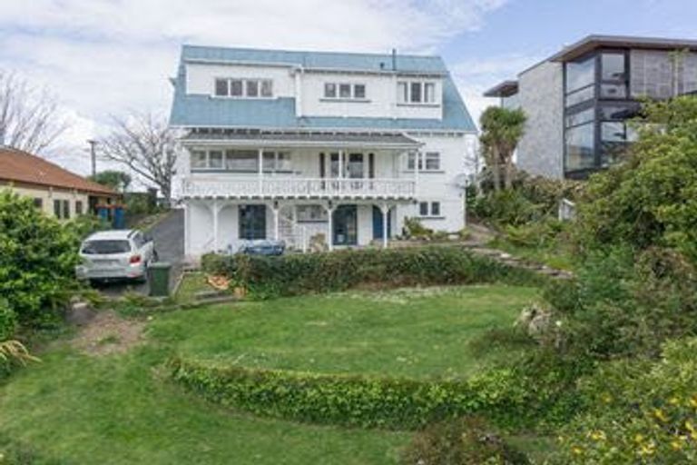 Photo of property in 28 Thackeray Street, Hamilton Lake, Hamilton, 3204