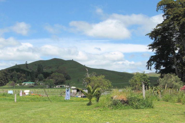 Photo of property in 36 Main Road, Tolaga Bay, 4077