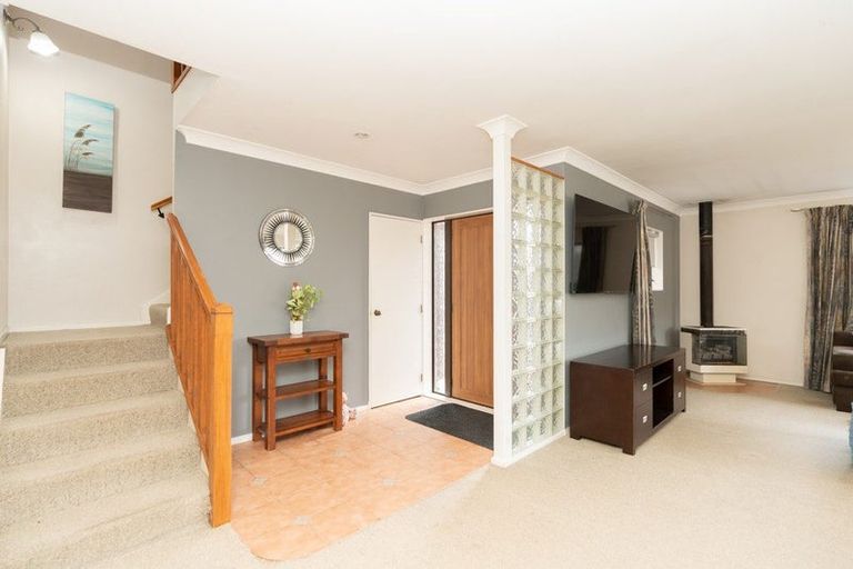 Photo of property in 17 Moverley Place, Pukete, Hamilton, 3200