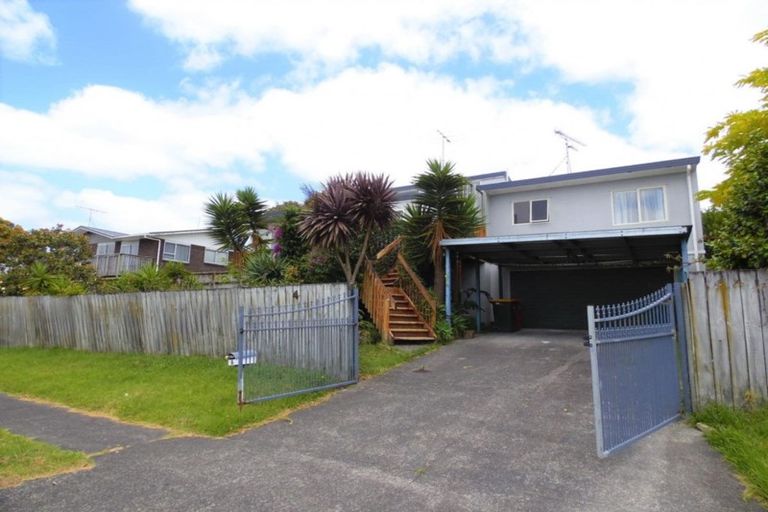 Photo of property in 4 Carillon Place, Massey, Auckland, 0614