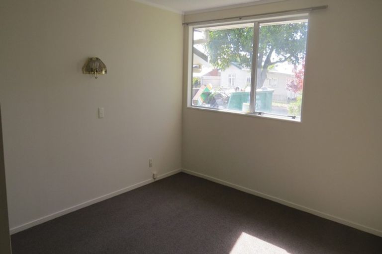 Photo of property in 2b Oak Avenue, Nawton, Hamilton, 3200