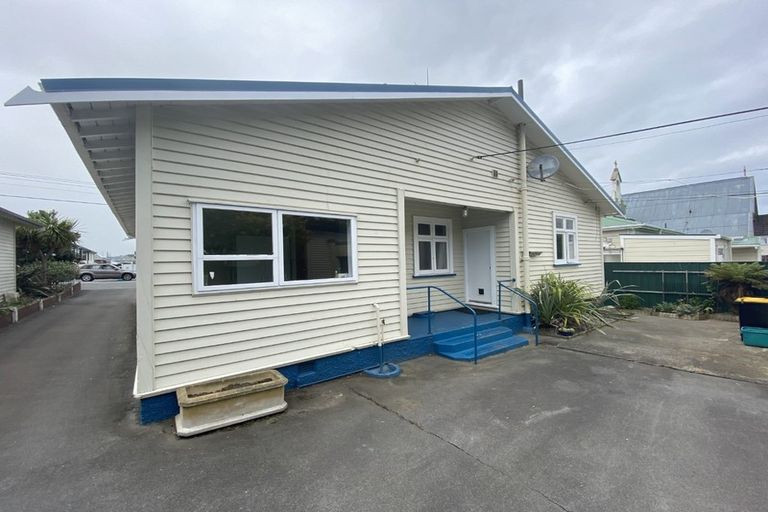 Photo of property in 64 Freyberg Street, Lyall Bay, Wellington, 6022