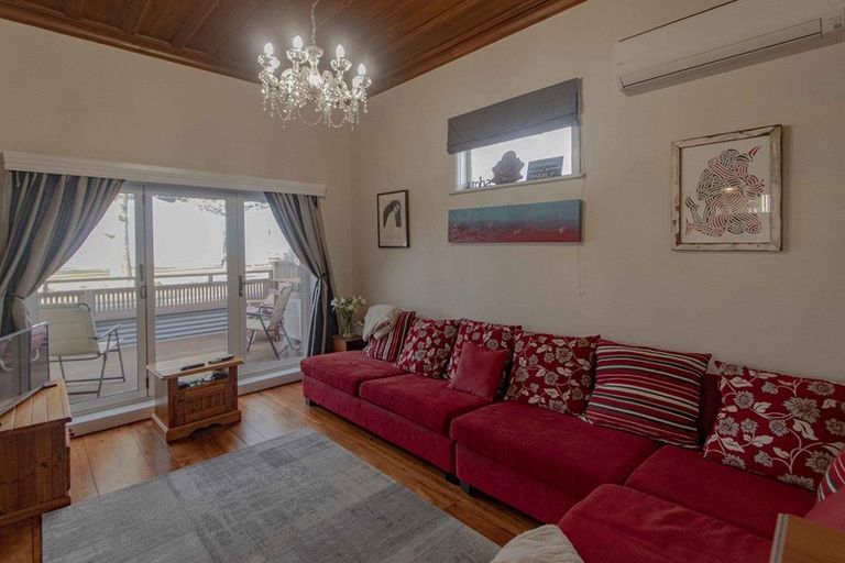 Photo of property in 575 Marine Parade, Napier South, Napier, 4110