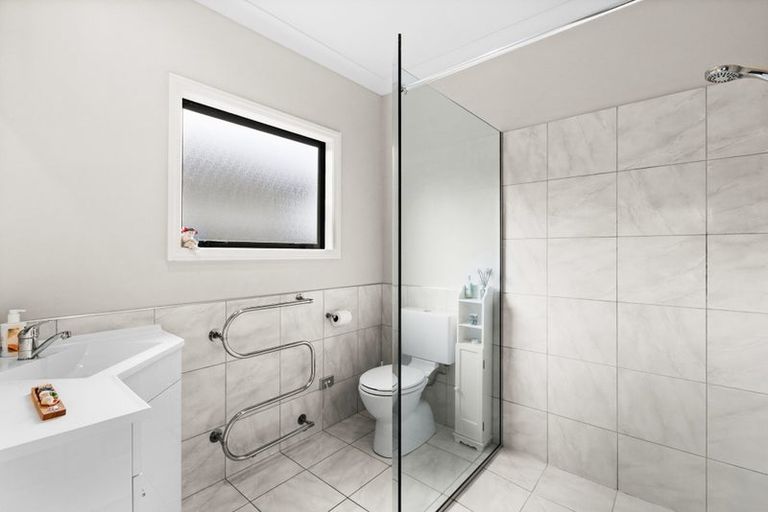 Photo of property in 1 Pinotage Drive, Greenmeadows, Napier, 4112