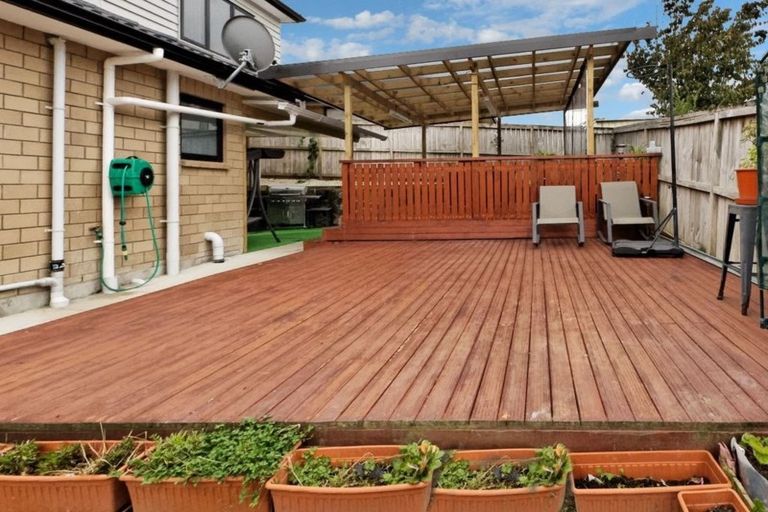 Photo of property in 14 Bradnor Meadows Drive, Swanson, Auckland, 0612