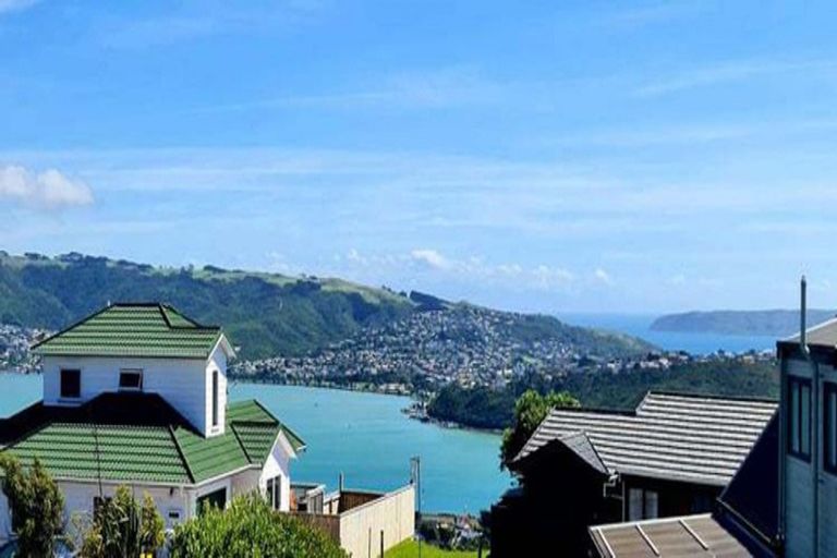 Photo of property in 16 Coventry Close, Ascot Park, Porirua, 5024