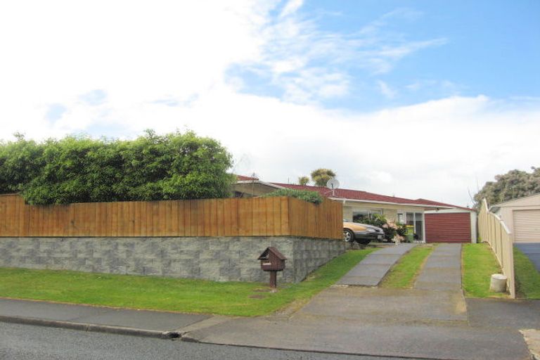 Photo of property in 24 Tatariki Street, Rosehill, Papakura, 2113