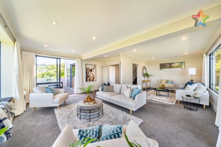 Photo of property in 7 Green Park Lane, Korokoro, Lower Hutt, 5012