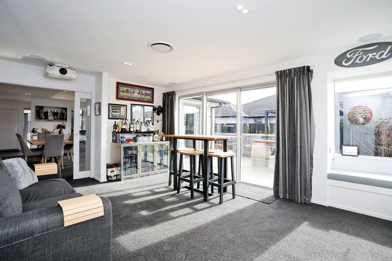Photo of property in 28 Northside Drive, Waikiwi, Invercargill, 9810