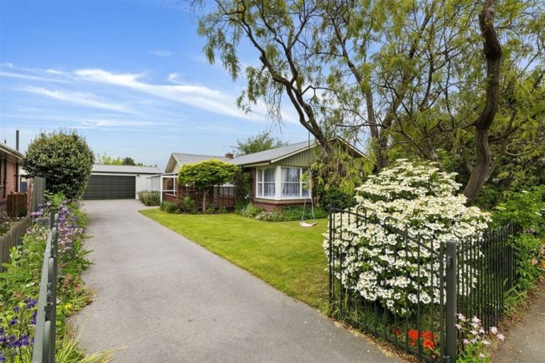 Photo of property in 4 Kingsgate Place, Burnside, Christchurch, 8053