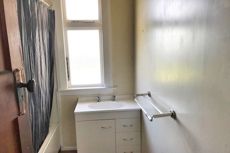 Photo of property in 12 Lynn Street, Oamaru North, Oamaru, 9400