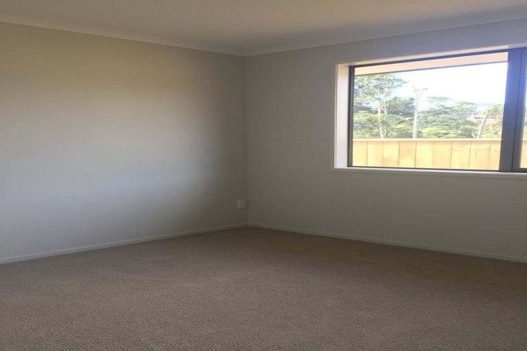 Photo of property in 6 Garrett Drive, Whalers Gate, New Plymouth, 4310