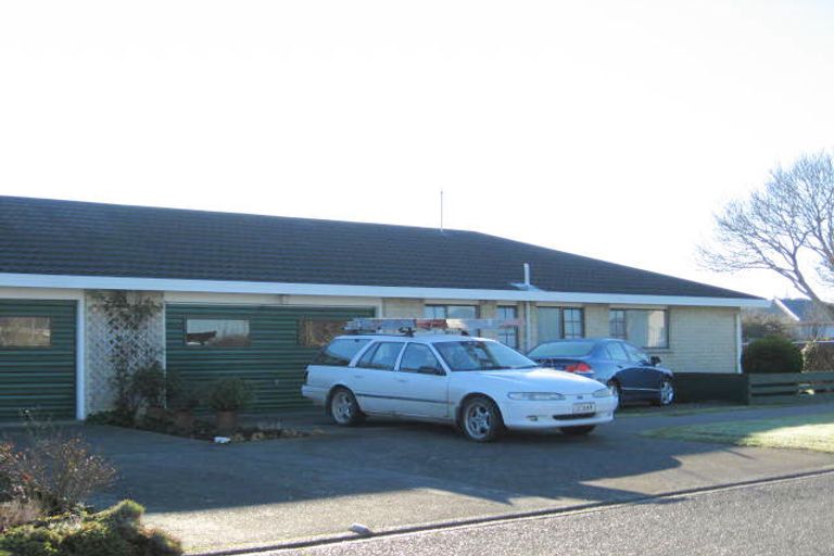 Photo of property in 92 Newcastle Street, Windsor, Invercargill, 9810