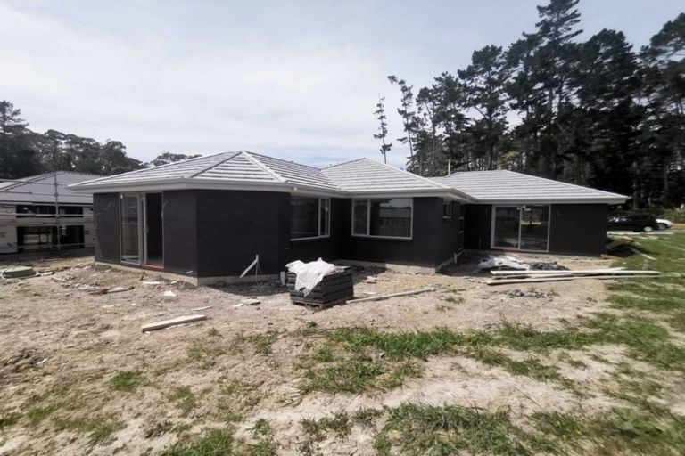 Photo of property in 11 Ropere Street, Kumeu, 0810