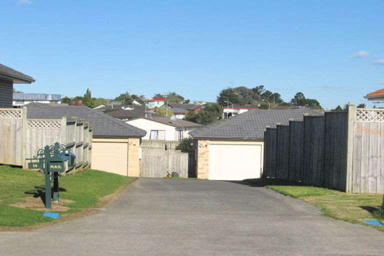 Photo of property in 16 Ashmere Lane, Weymouth, Auckland, 2103